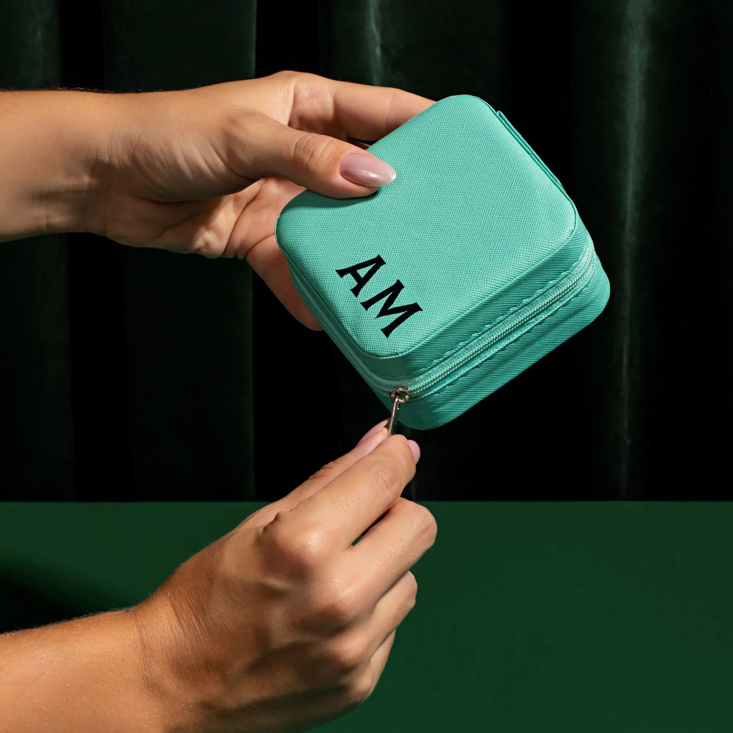 Box to go P: porta-joias compacto personalizado | Amouh