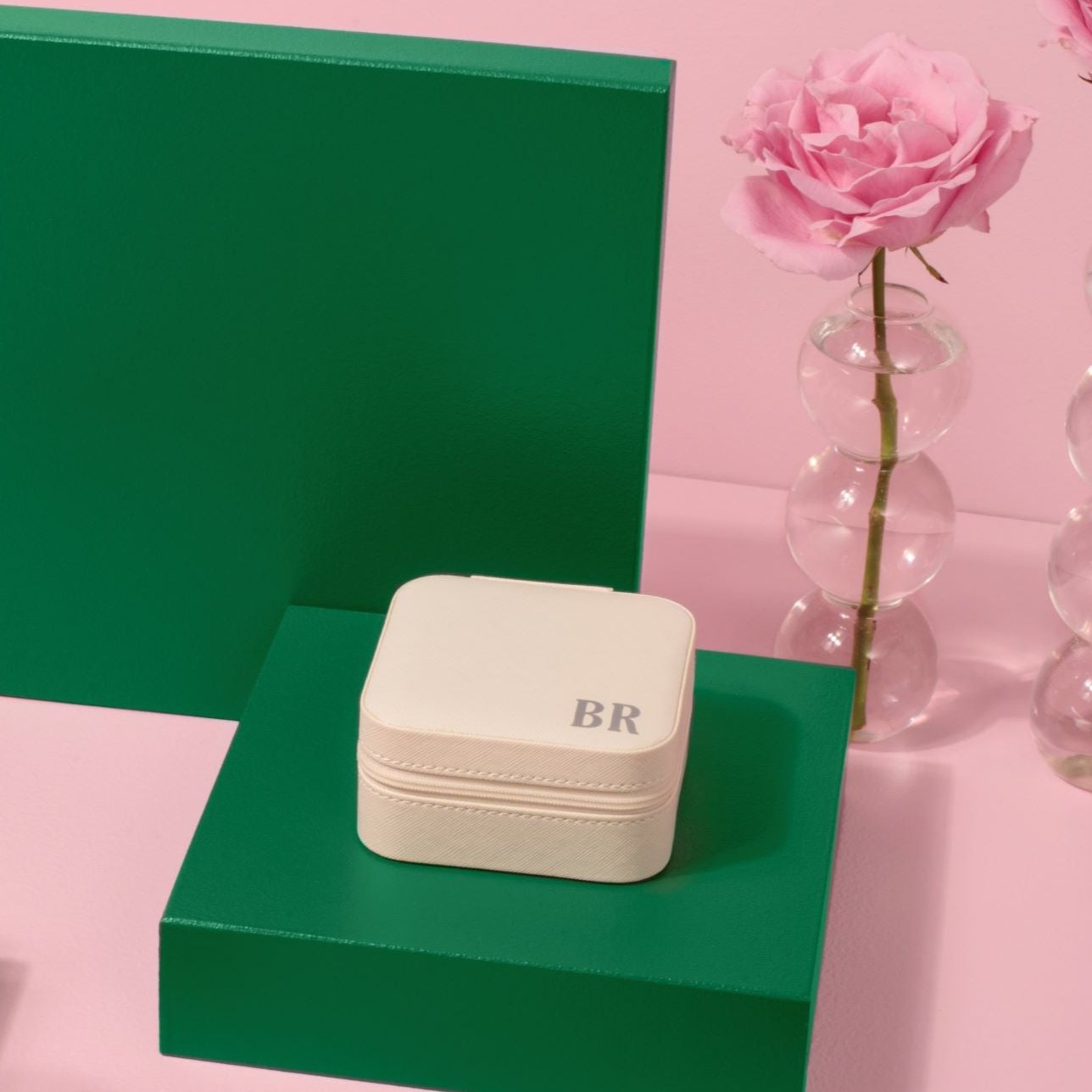 Box to go P: porta-joias compacto personalizado | Amouh