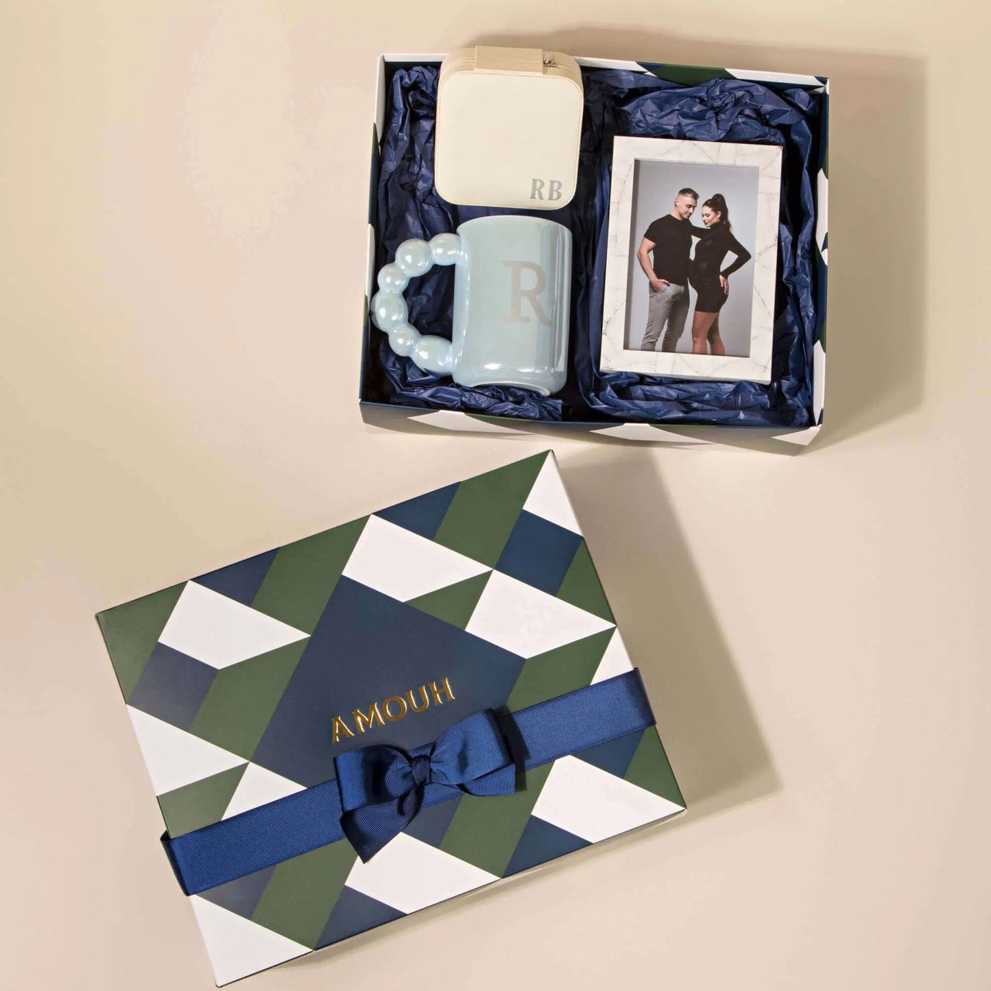 Kit Caneca Pérola + porta jóias + Porta retrato na caixa G