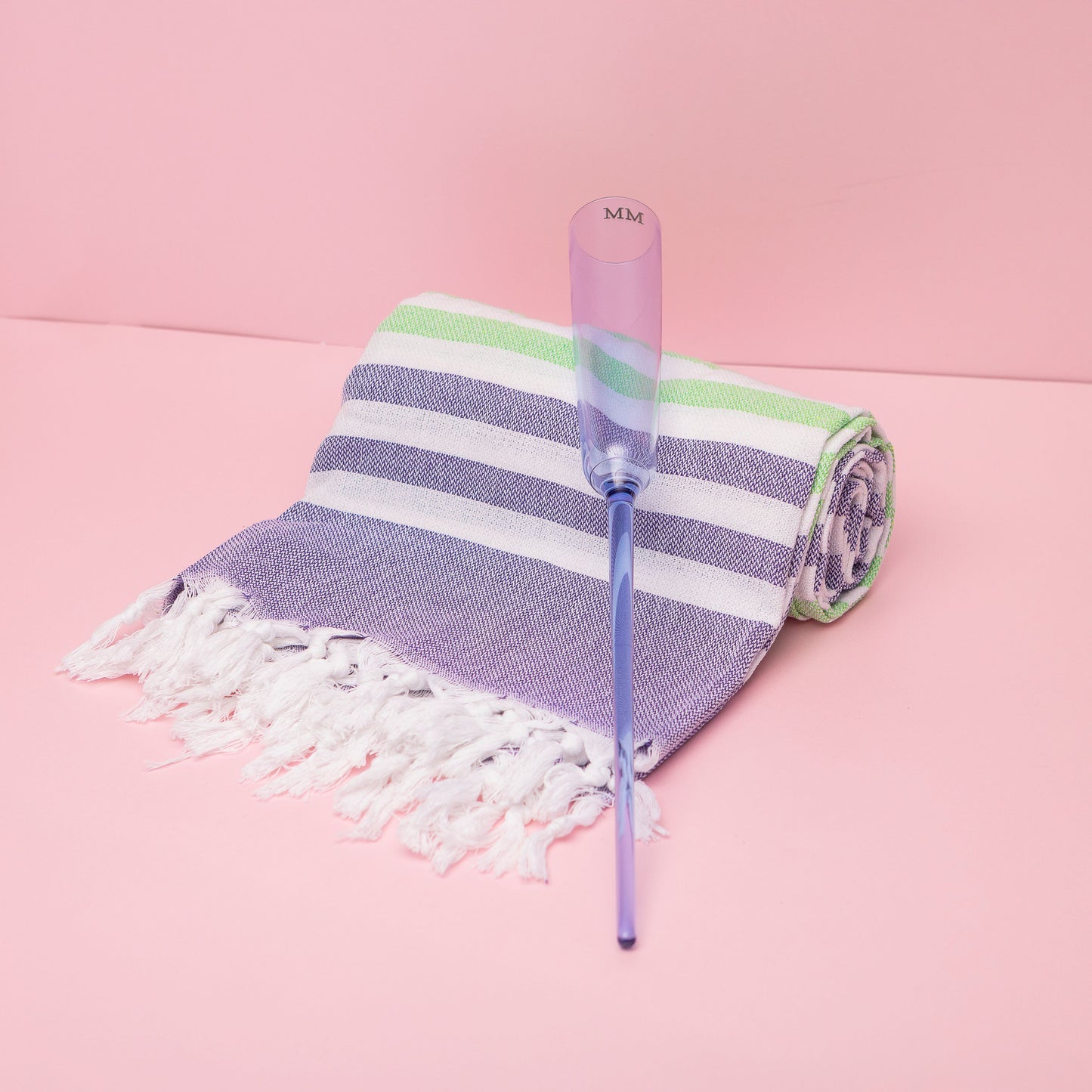 Taça com Haste para Praia, areia e grama | Amouh