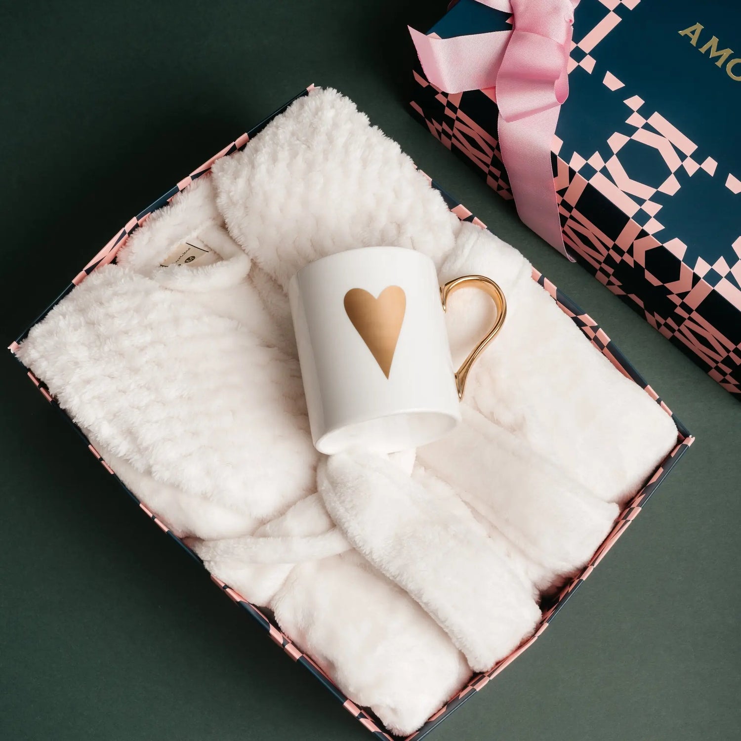 Caneca Love com coração | Amouh