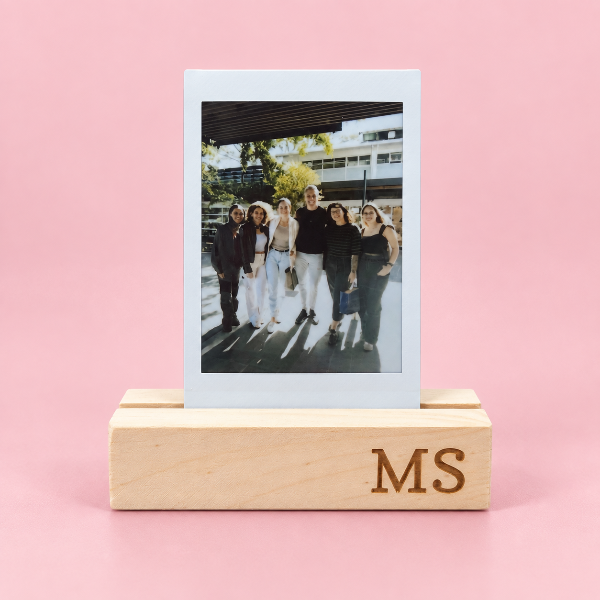 Foto Instantânea Original  Fujifilm Mini COM suporte personalizado inciais| Amouh