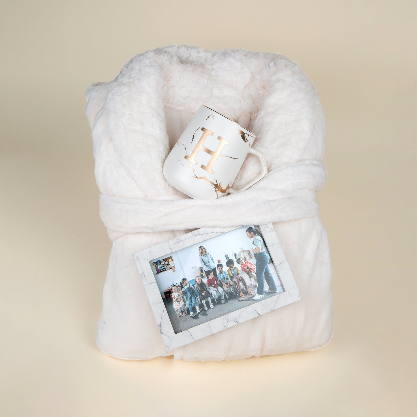 Kit 14 Prof: Roupão Premium + Caneca com Inicial + Porta Retrato Turma + Caixa G Amouh