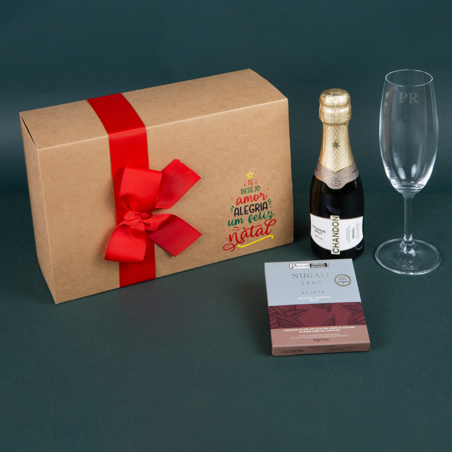 Kit Natal: Taça Espumante + Mini Chandon + Chocolate Nugali + Caixa Temática