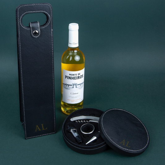Kit Natal: Acessórios para vinho Couro + Vinho Monte Pinheiros + Sacola Amouh